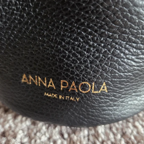 Anna Paola Made In Italy Black Leather Bucket Bag Gold Accents Purse Handbag - Picture 2 of 7
